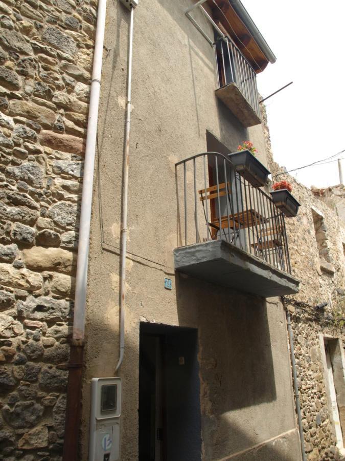 Cinglera De Castellfollit Villa Castellfollit de la Roca Buitenkant foto